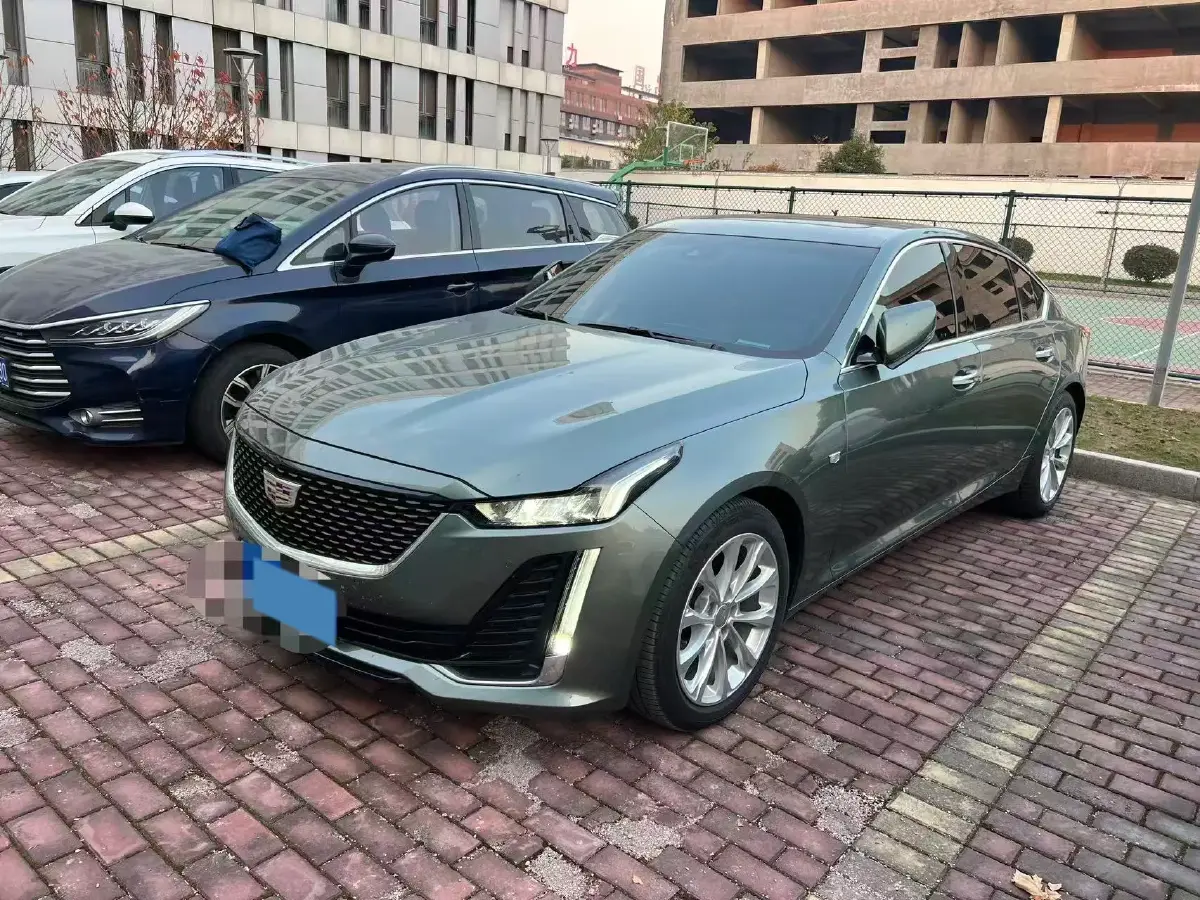 2023 Cadillac CT5 2.0T 237HP L4 10AT