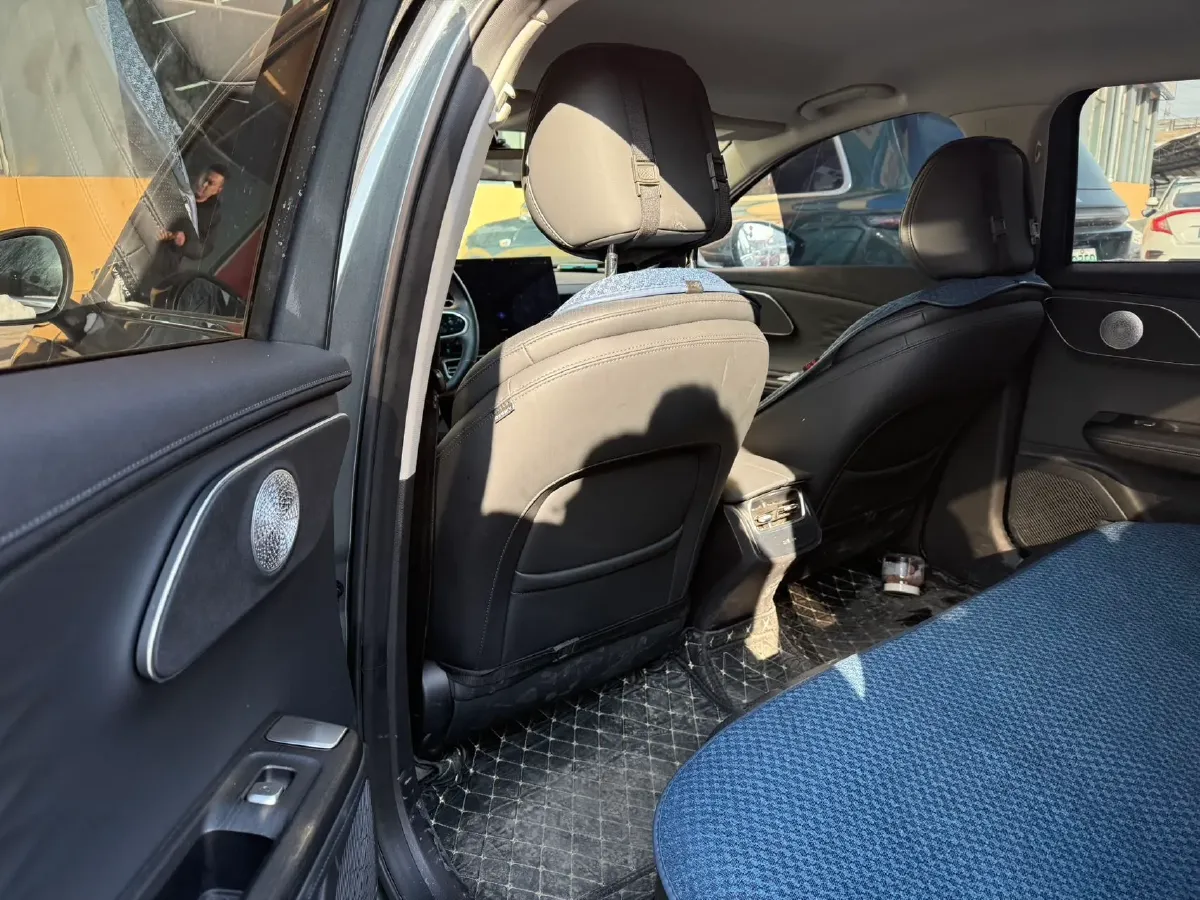 2025 Fulwin FulwinA8L 1.5T 156HP L4 1DHT PHEV 18.67KWH,autocango,china used car exporter,china ev exporter,chinese used car exporter,chinese used ev exporter