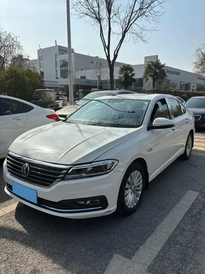 2019 Volkswagen Sagitar 1.2T 116HP L4 7DCT