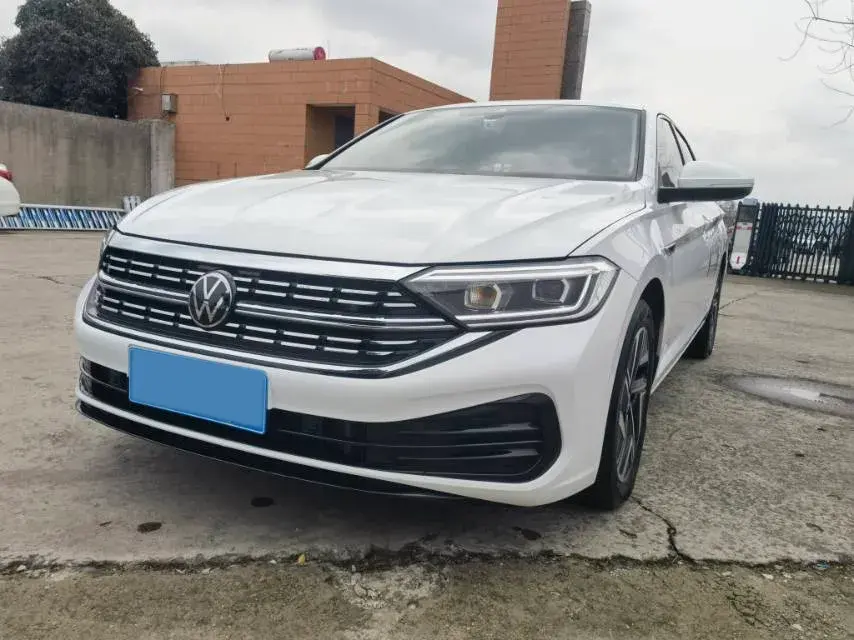 2023 Volkswagen Sagitar 1.5T 160HP L4 7DCT