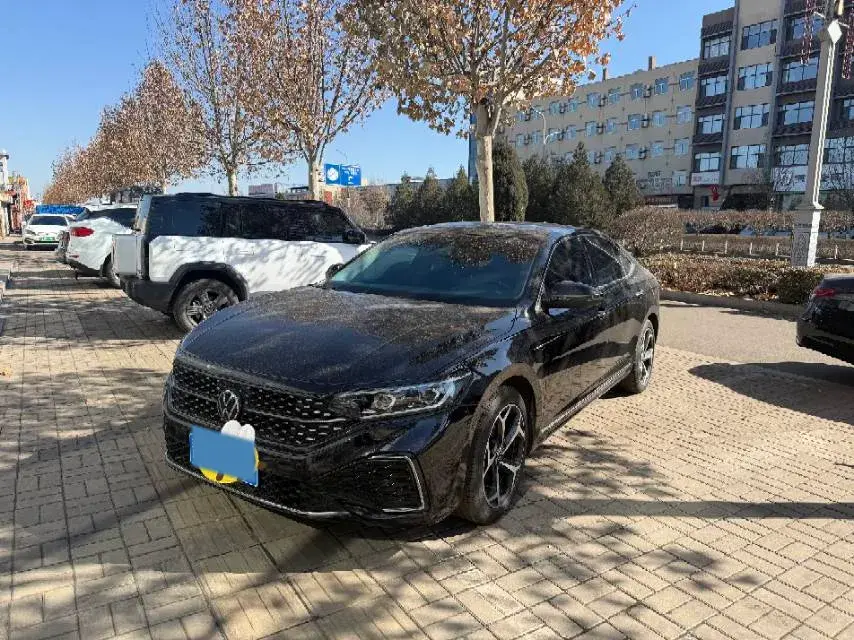 2023 Volkswagen Passat 2.0T 186HP L4 7DCT