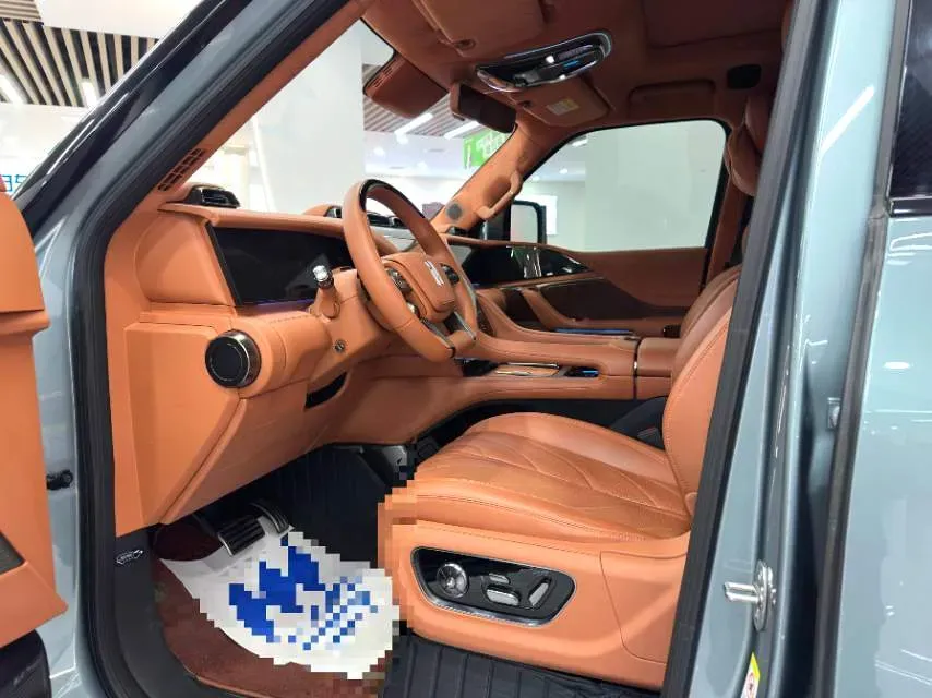 2023 YangWang U8 2.0T 272HP L4 REEV 49.05KWH,autocango,china used car exporter,china ev exporter,chinese used car exporter,chinese used ev exporter