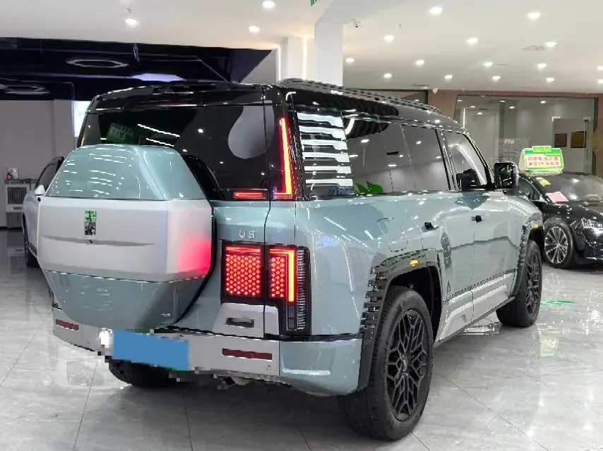 2023 YangWang U8 2.0T 272HP L4 REEV 49.05KWH,autocango,china used car exporter,china ev exporter,chinese used car exporter,chinese used ev exporter