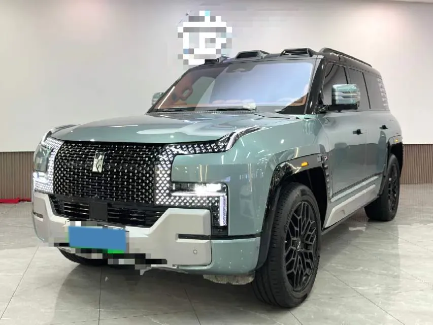 2023 YangWang U8 2.0T 272HP L4 REEV 49.05KWH,autocango,china used car exporter,china ev exporter,chinese used car exporter,chinese used ev exporter