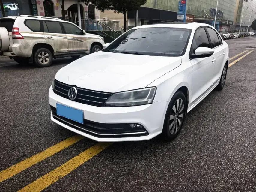 2017 Volkswagen Sagitar 1.4T 150HP L4 7DCT