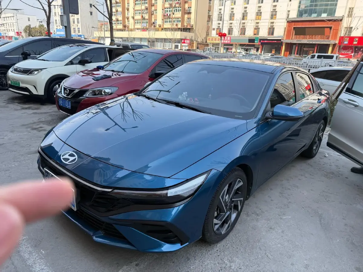 2023 Hyundai Elantra 1.5L 115HP L4 CVT