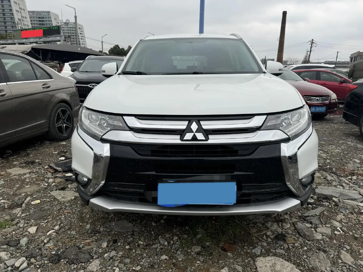 2018 Mitsubishi Outlander 2.0L 166HP L4 CVT,autocango,china used car exporter,china ev exporter,chinese used car exporter,chinese used ev exporter