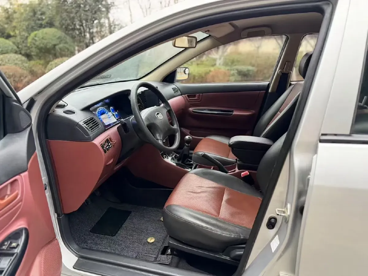 2013 FAW Vita V5 1.5L 102HP L4 5MT,autocango,china used car exporter,china ev exporter,chinese used car exporter,chinese used ev exporter