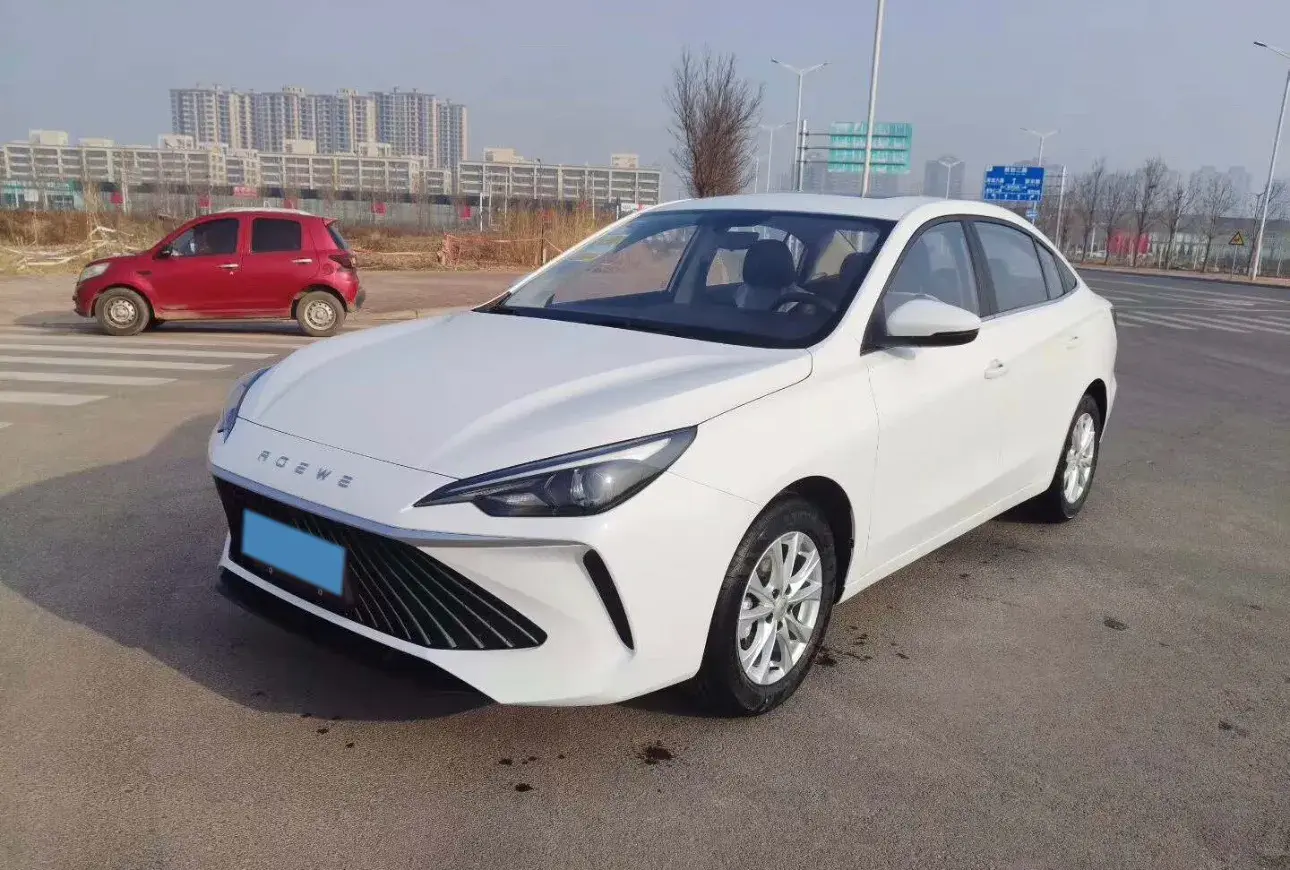 2023 Roewe i5 1.5L 129HP L4 CVT