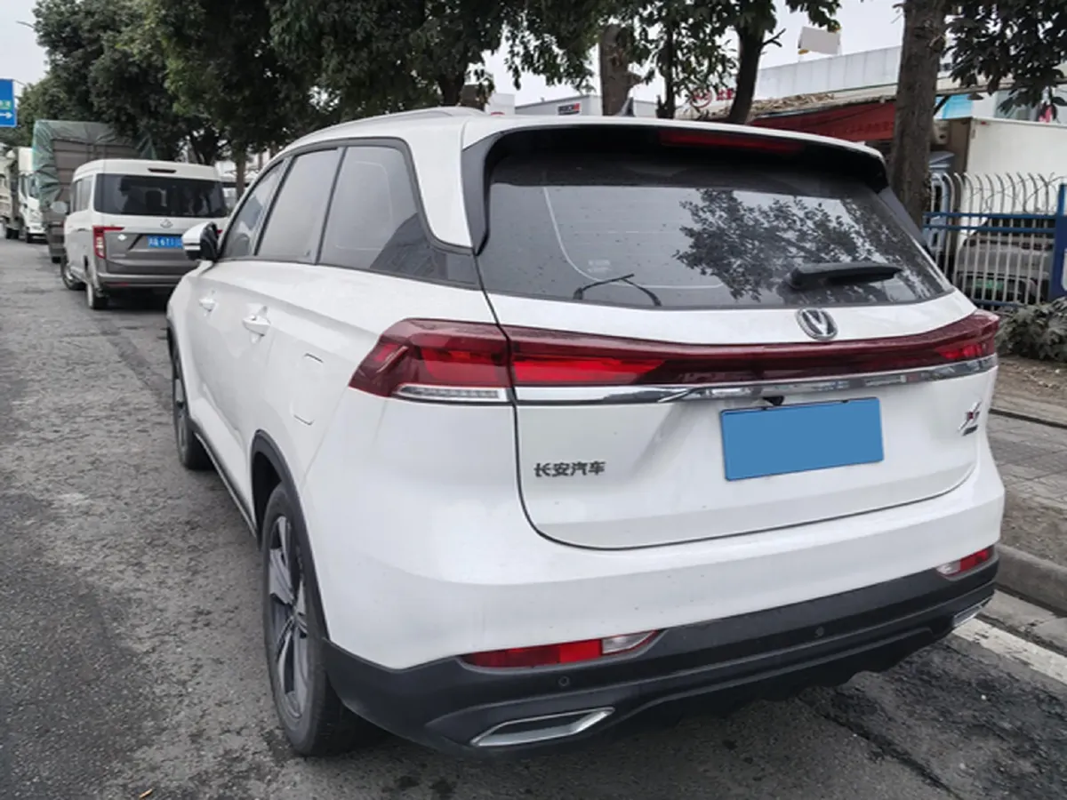 2024 ChangAn X7 PLUS 1.5T 188HP L4 7DCT,autocango,china used car exporter,china ev exporter,chinese used car exporter,chinese used ev exporter