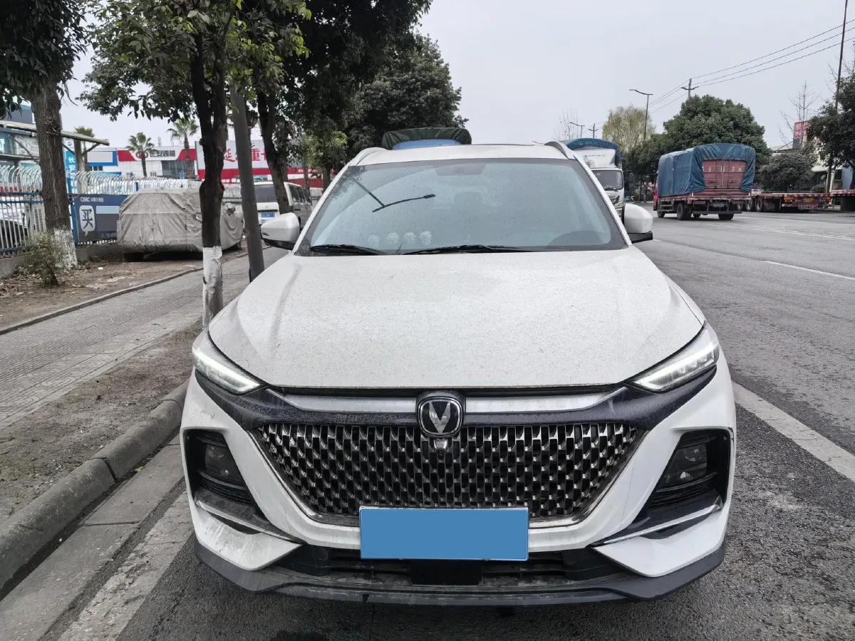 2024 ChangAn X7 PLUS 1.5T 188HP L4 7DCT,autocango,china used car exporter,china ev exporter,chinese used car exporter,chinese used ev exporter