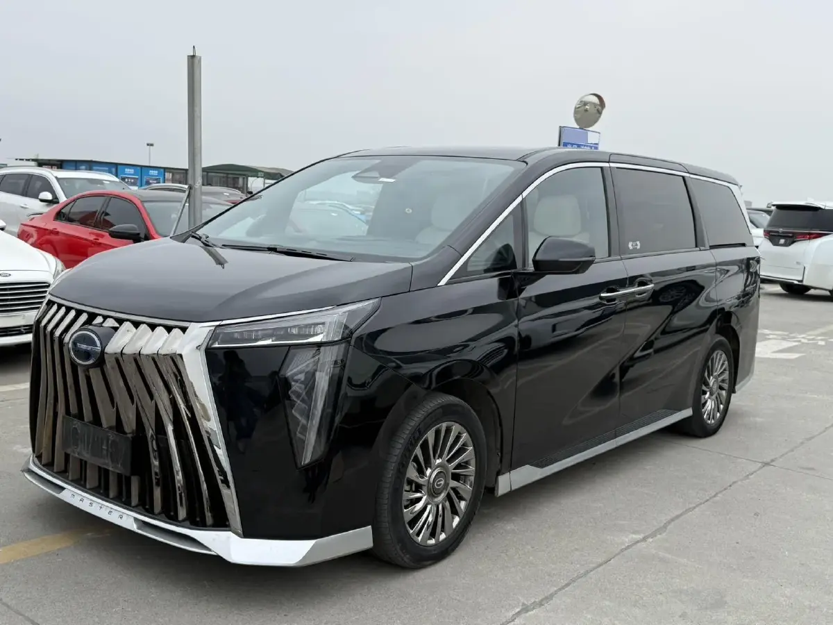2023 GAC Trumpchi M8 2.0T 190HP L4 E-CVT Hybrid