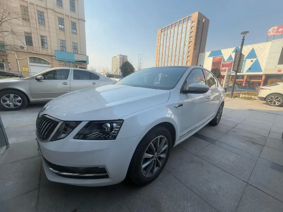 2020 Skoda Octavia 1.5L 113HP L4 6AT