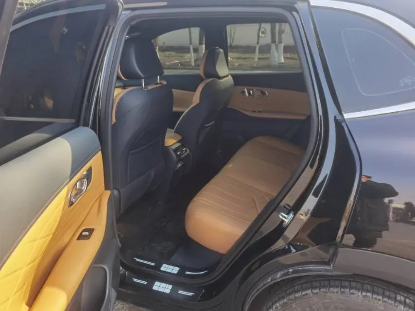 2025 Geely Galaxy L7 1.5L 112HP L4 1DHT PHEV 18.4KWH,autocango,china used car exporter,china ev exporter,chinese used car exporter,chinese used ev exporter