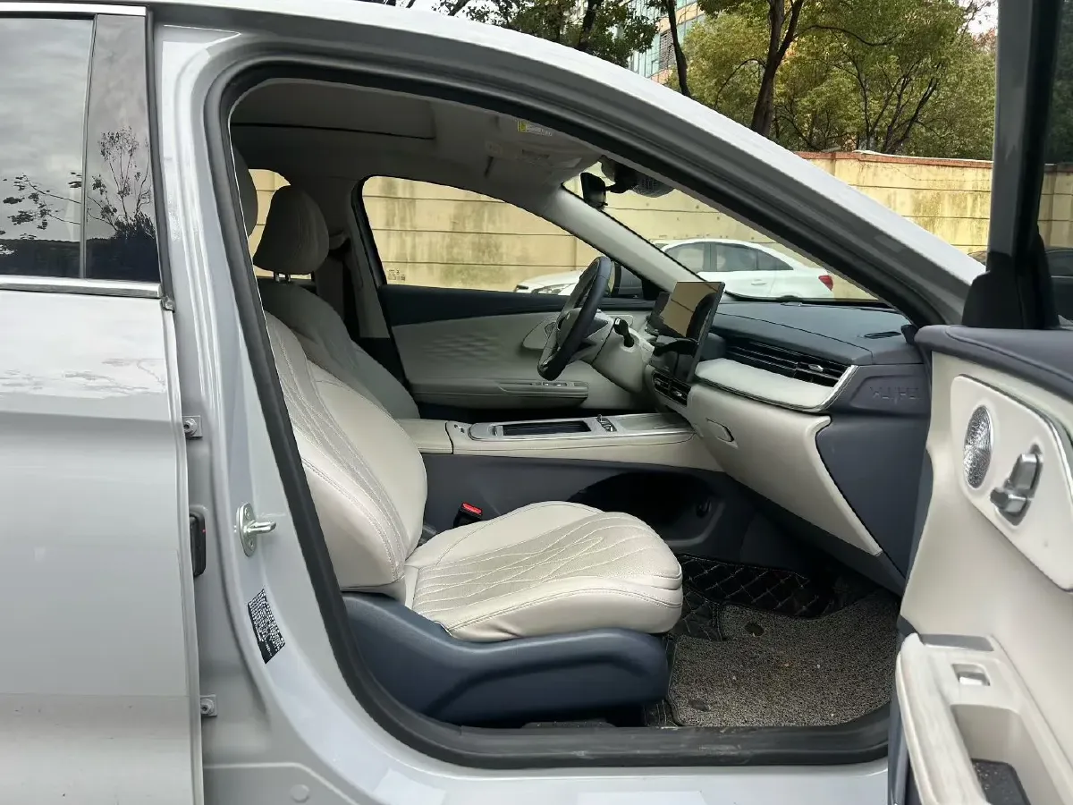 2025 Fulwin FulwinA8L 1.5T 156HP L4 1DHT PHEV 18.67KWH,autocango,china used car exporter,china ev exporter,chinese used car exporter,chinese used ev exporter