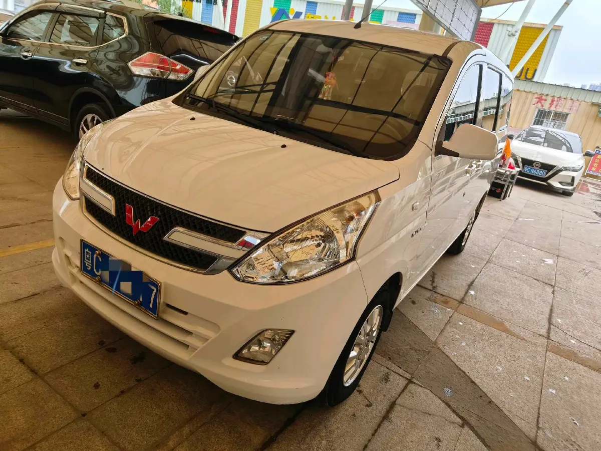 2016 WuLing RongGuang V 1.5L 112HP L4 5MT,autocango,china used car exporter,china ev exporter,chinese used car exporter,chinese used ev exporter