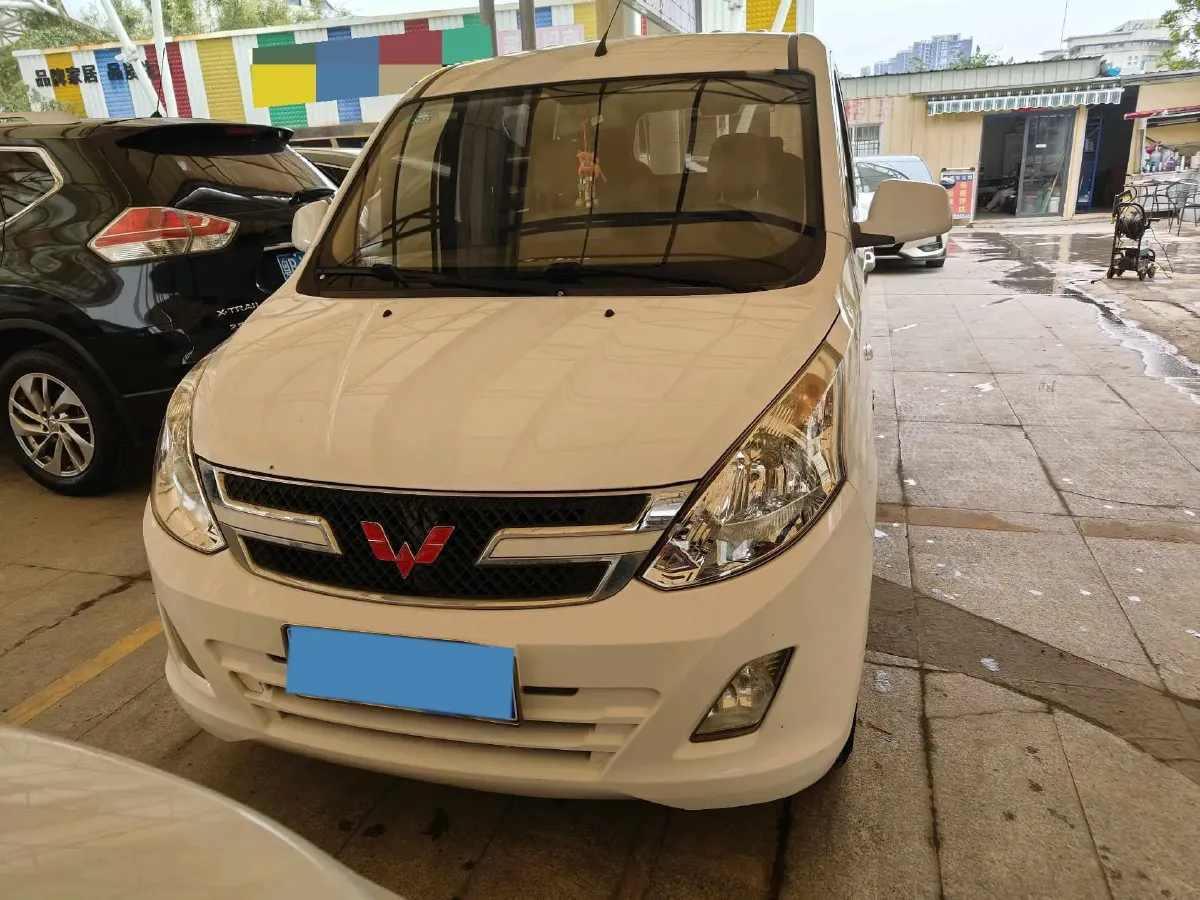 2016 WuLing RongGuang V 1.5L 112HP L4 5MT,autocango,china used car exporter,china ev exporter,chinese used car exporter,chinese used ev exporter
