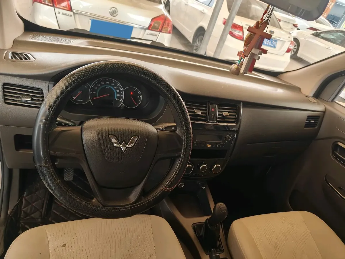 2016 WuLing RongGuang V 1.5L 112HP L4 5MT,autocango,china used car exporter,china ev exporter,chinese used car exporter,chinese used ev exporter