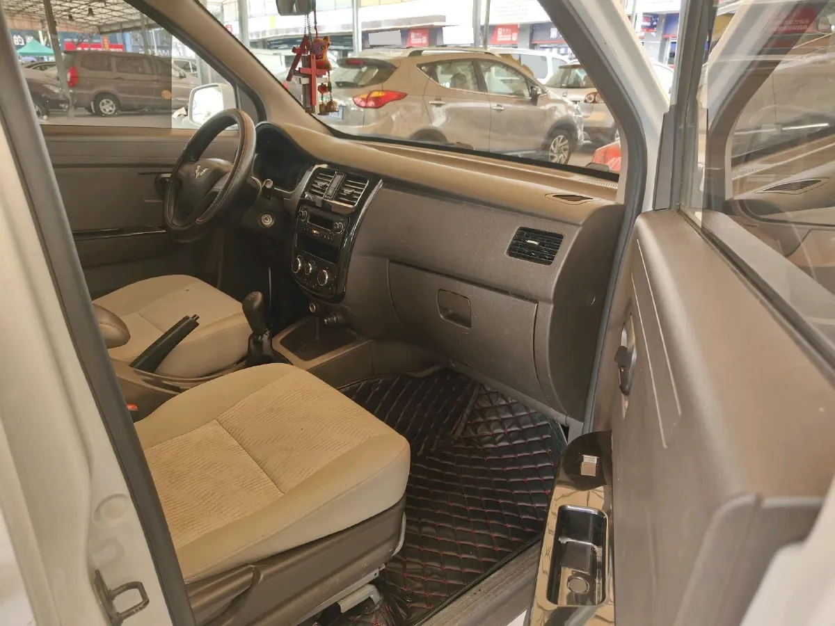 2016 WuLing RongGuang V 1.5L 112HP L4 5MT,autocango,china used car exporter,china ev exporter,chinese used car exporter,chinese used ev exporter