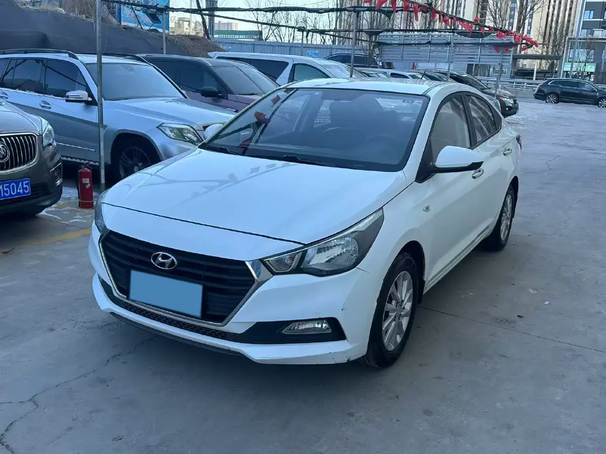2016 Hyundai Verna 1.4L 100HP L4 6AT