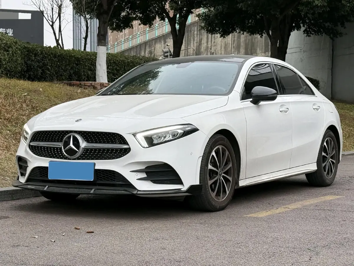 2020 Mercedes-Benz A Class 1.3T 163HP L4 7DCT