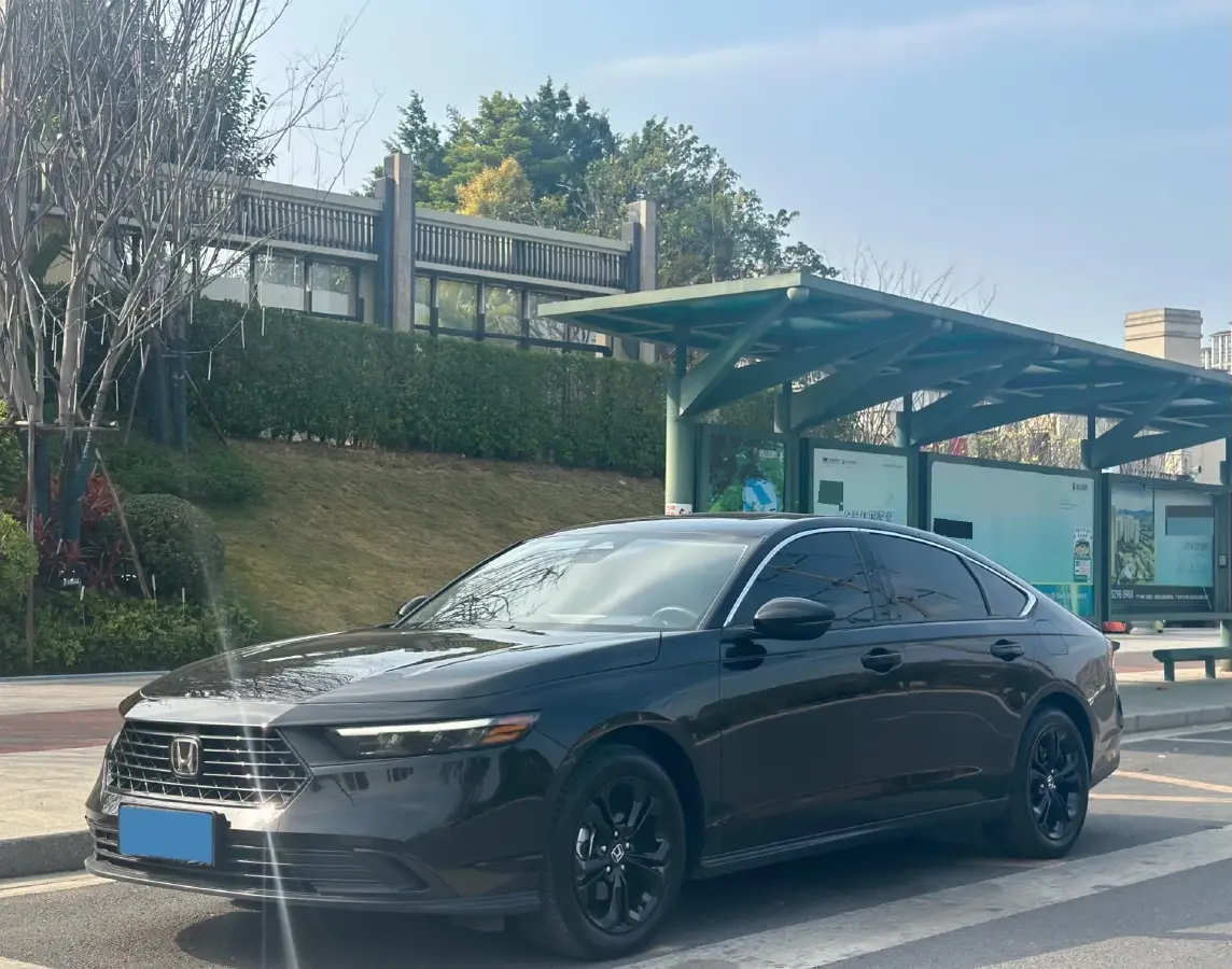 2025 Honda Accord 1.5T 192HP L4 CVT