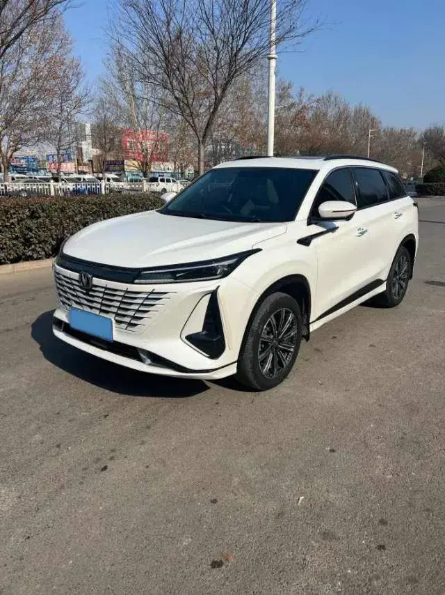 2023 ChangAn CS75 Plus 2.0T 233HP L4 8AT