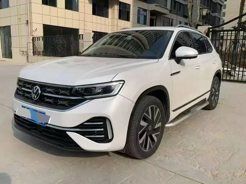 2023 Volkswagen Tayron 2.0T 186HP L4 7DCT