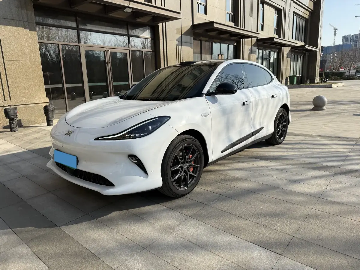 2025 IM LS6 BEV 75KWH