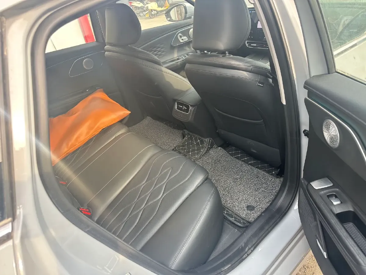 2025 Fulwin FulwinA8L 1.5T 156HP L4 1DHT PHEV 18.67KWH,autocango,china used car exporter,china ev exporter,chinese used car exporter,chinese used ev exporter