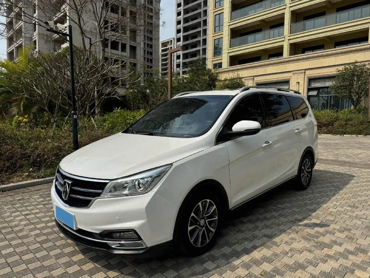 2017 BaoJun 730 1.5T 150HP L4 6DCT