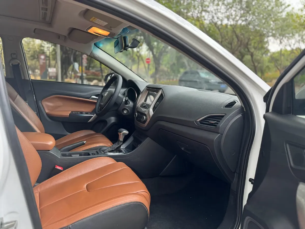 2016 MG GT 1.5T 129HP L4 6AT,autocango,china used car exporter,china ev exporter,chinese used car exporter,chinese used ev exporter