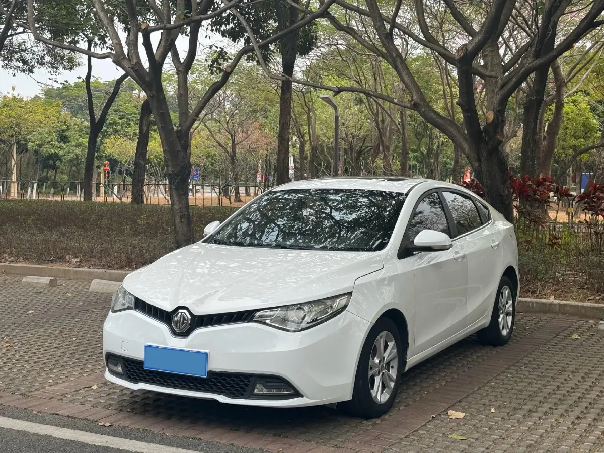 2016 MG GT 1.5T 129HP L4 6AT