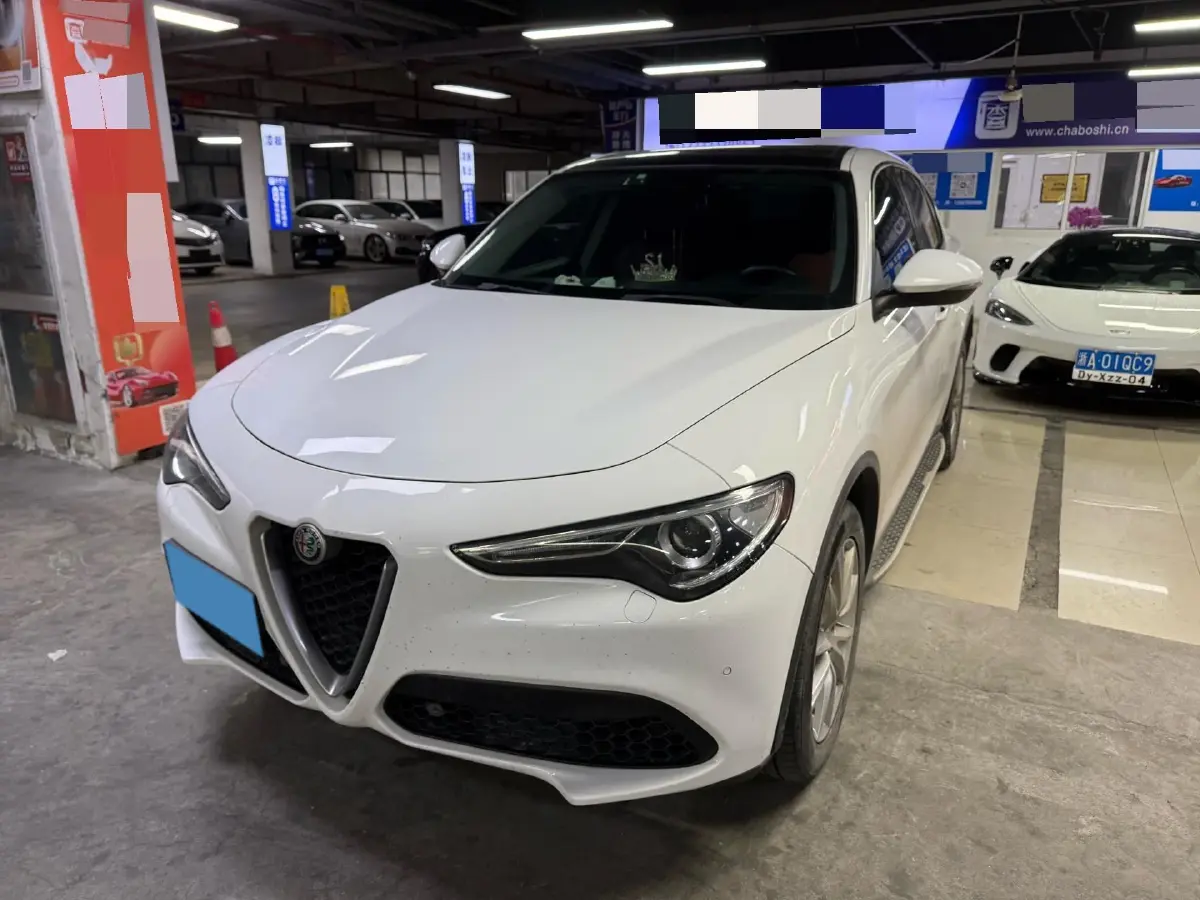 2017 Jaguar XE 2.0T 240HP L4 8AT