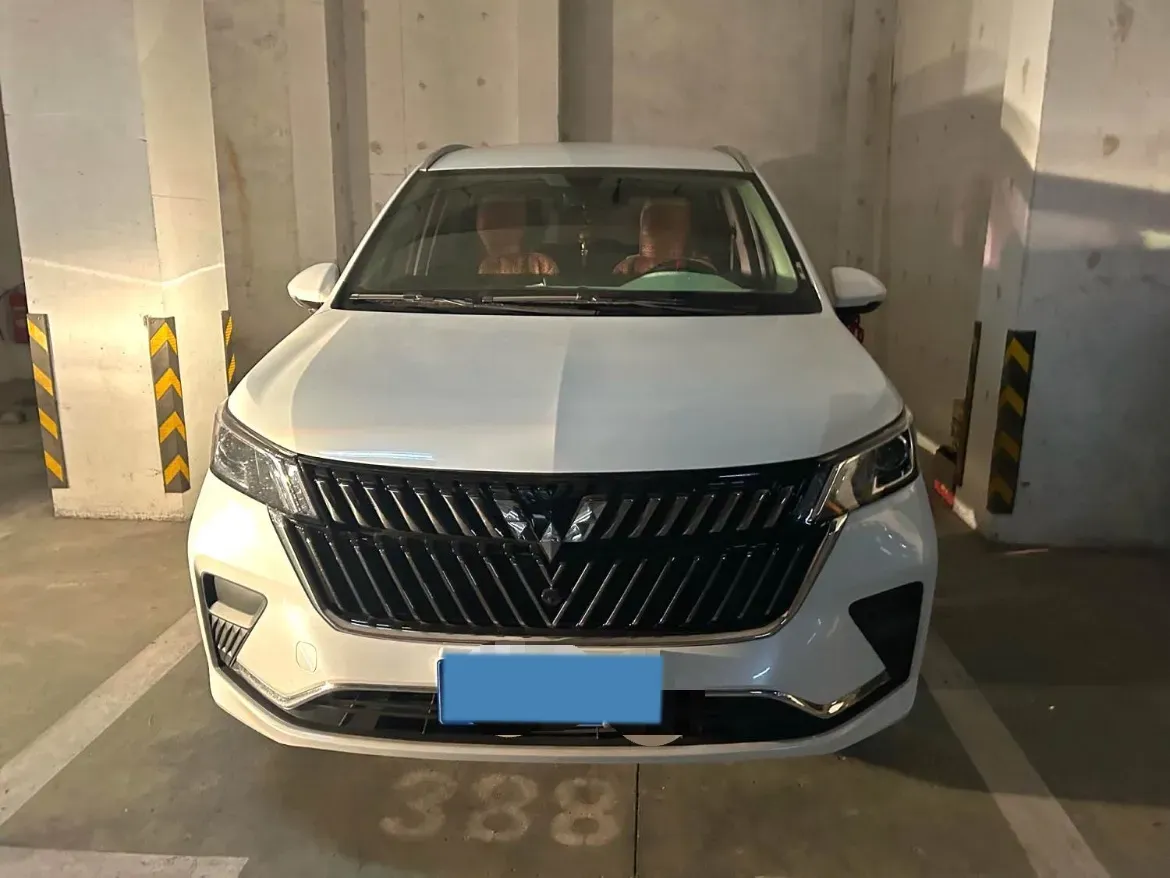 2022 WuLing JiaChen 1.5T 147HP L4 6MT,autocango,china used car exporter,china ev exporter,chinese used car exporter,chinese used ev exporter