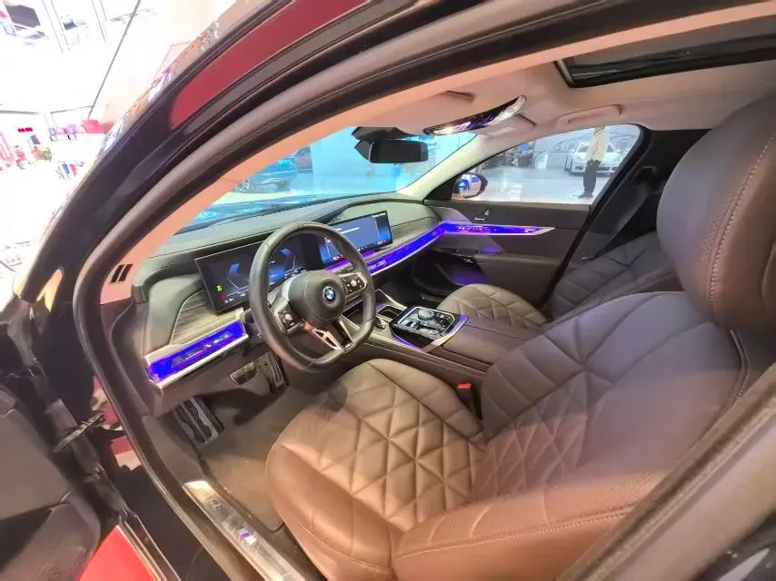 2023 BMW i7 BEV 101.7KWH,autocango,china used car exporter,china ev exporter,chinese used car exporter,chinese used ev exporter