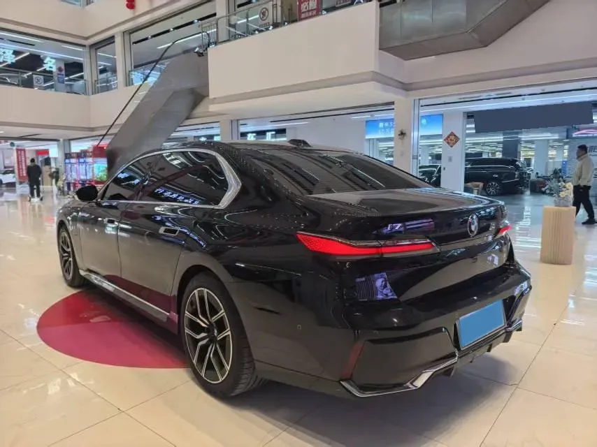 2023 BMW i7 BEV 101.7KWH,autocango,china used car exporter,china ev exporter,chinese used car exporter,chinese used ev exporter