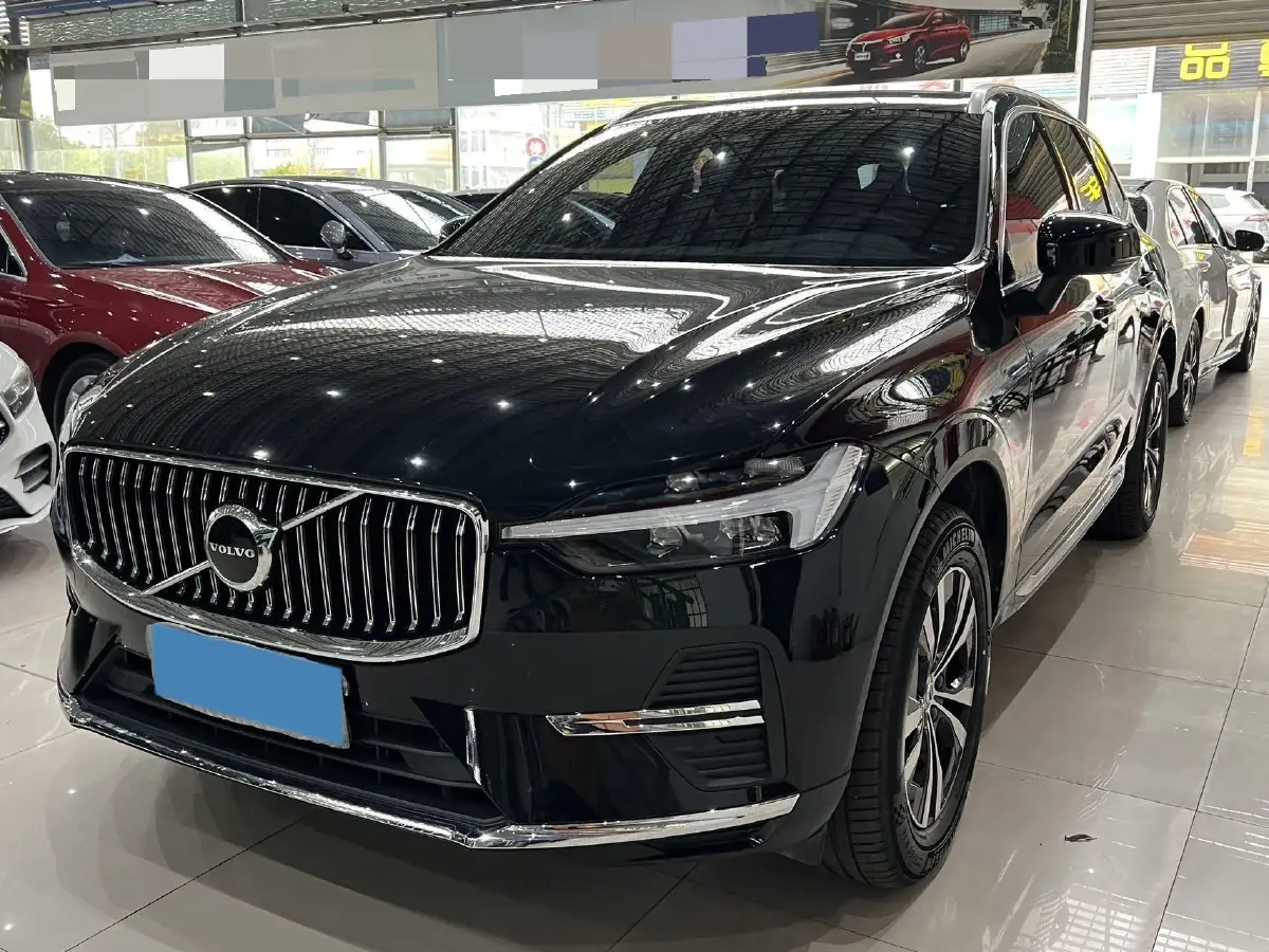 2023 Volvo XC60 2.0T 250HP L4 8AT