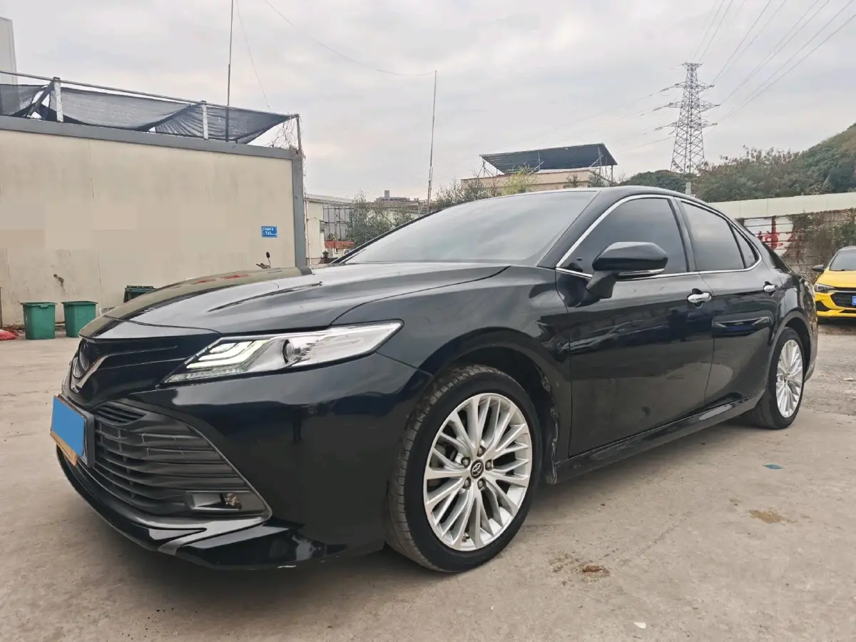 2019 Toyota Camry 2.5L 209HP L4 8AT