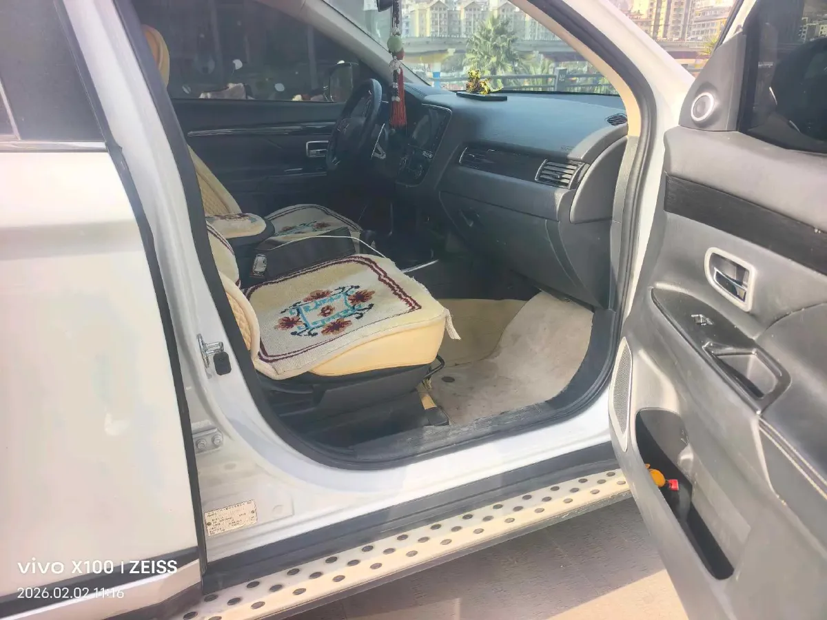 2018 Mitsubishi Outlander 2.4L 192HP L4 CVT,autocango,china used car exporter,china ev exporter,chinese used car exporter,chinese used ev exporter
