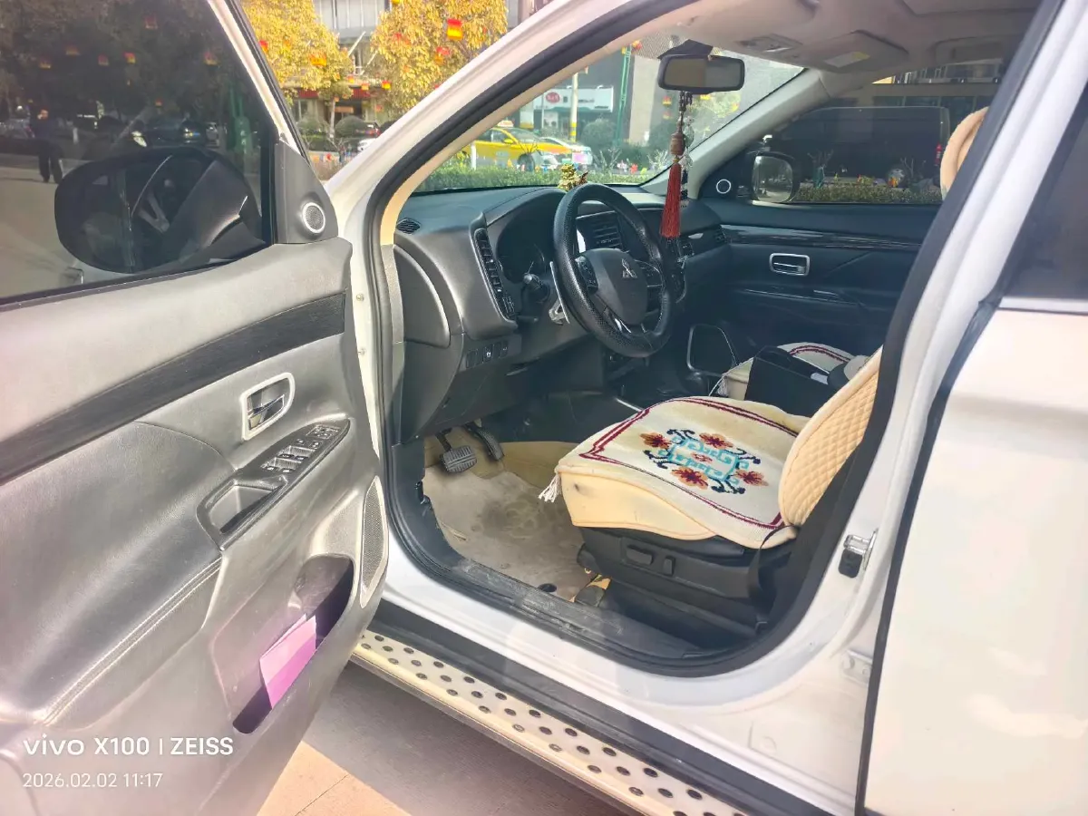 2018 Mitsubishi Outlander 2.4L 192HP L4 CVT,autocango,china used car exporter,china ev exporter,chinese used car exporter,chinese used ev exporter