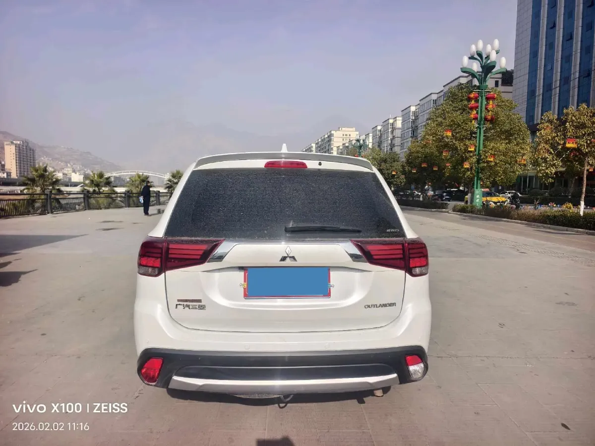 2018 Mitsubishi Outlander 2.4L 192HP L4 CVT,autocango,china used car exporter,china ev exporter,chinese used car exporter,chinese used ev exporter