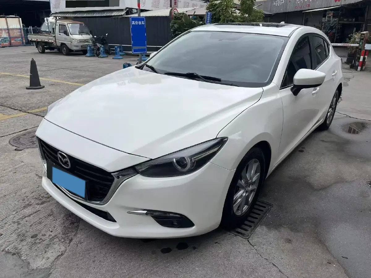 2017 Mazda 3 Axela 1.5L 117HP L4 6AT