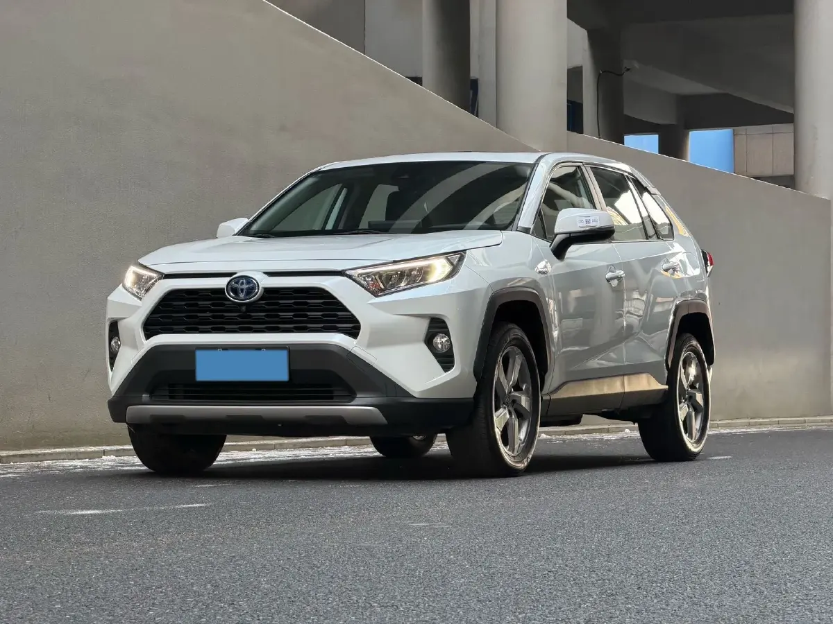 2022 Toyota RAV4 2.5L 178HP L4 E-CVT Hybrid