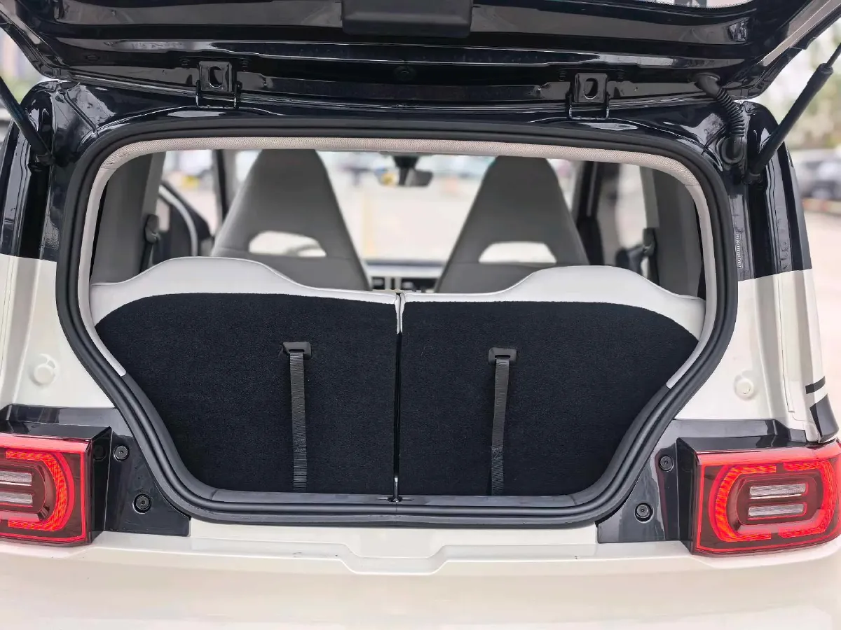 2022 LingBox uni BEV 11.52KWH,autocango,china used car exporter,china ev exporter,chinese used car exporter,chinese used ev exporter