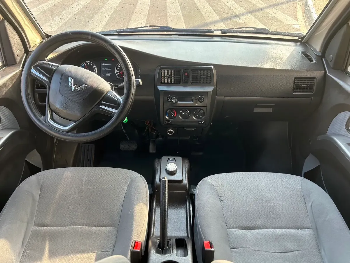 2022 WuLing RongGuang Mini Truck EV BEV 41.5KWH,autocango,china used car exporter,china ev exporter,chinese used car exporter,chinese used ev exporter