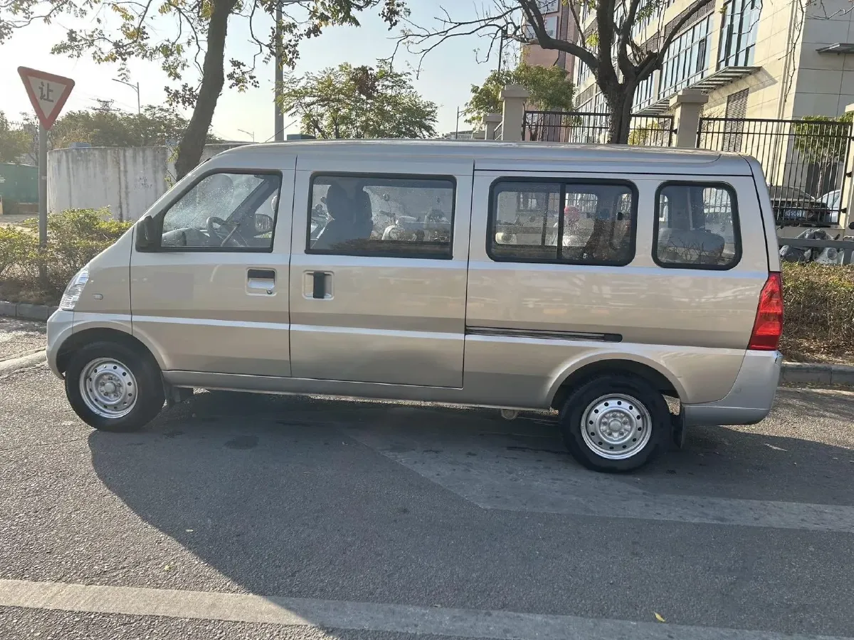 2022 WuLing RongGuang Mini Truck EV BEV 41.5KWH,autocango,china used car exporter,china ev exporter,chinese used car exporter,chinese used ev exporter