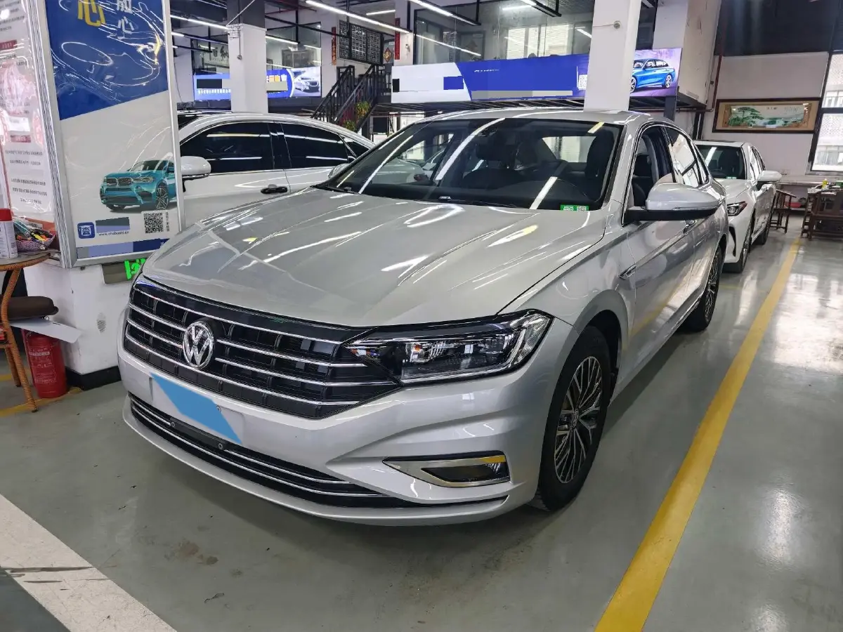 2021 Volkswagen Sagitar 1.4T 150HP L4 7DCT