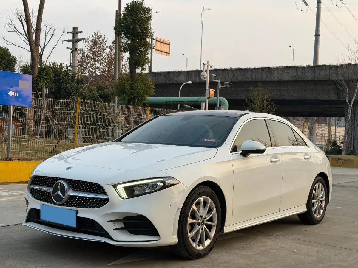 2021 Mercedes-Benz A Class 1.3T 163HP L4 7DCT