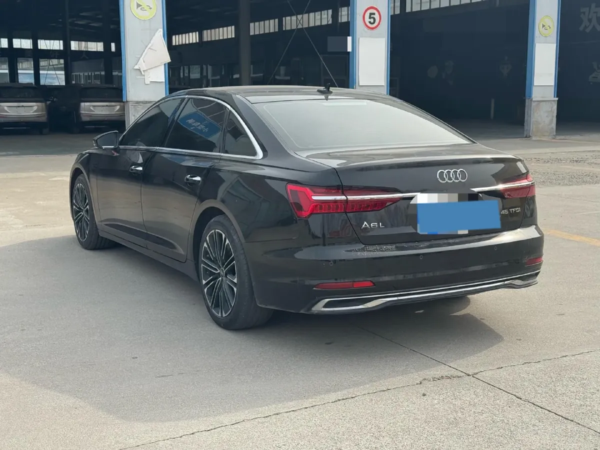 2023 Audi A6L 2.0T 245HP L4 7DCT,autocango,china used car exporter,china ev exporter,chinese used car exporter,chinese used ev exporter